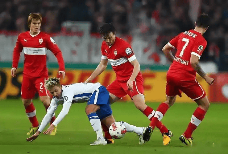 德甲 法兰克福VS弗赖堡,谁能够在较量中占据上风? 德甲 法兰克福VS弗赖堡,谁能够在较量中占据上风?