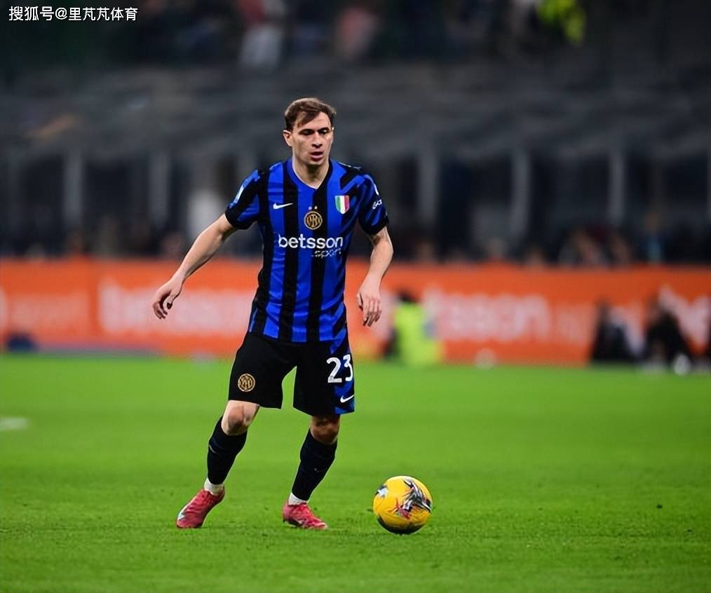 “太子”不转会,9号被推向待价而沽状态:国米卖主力选择很明确 “太子”不转会,9号被推向待价而沽状态:国米卖主力选择很明确