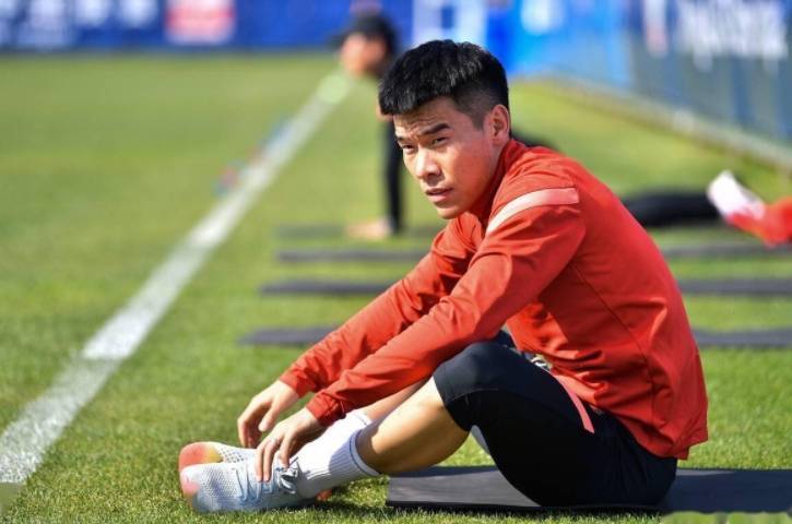 津门虎主力后腰在3月27日将官宣离开俱乐部,直接去德甲多特,值得期待 津门虎主力后腰在3月27日将官宣离开俱乐部,直接去德甲多特,值得期待