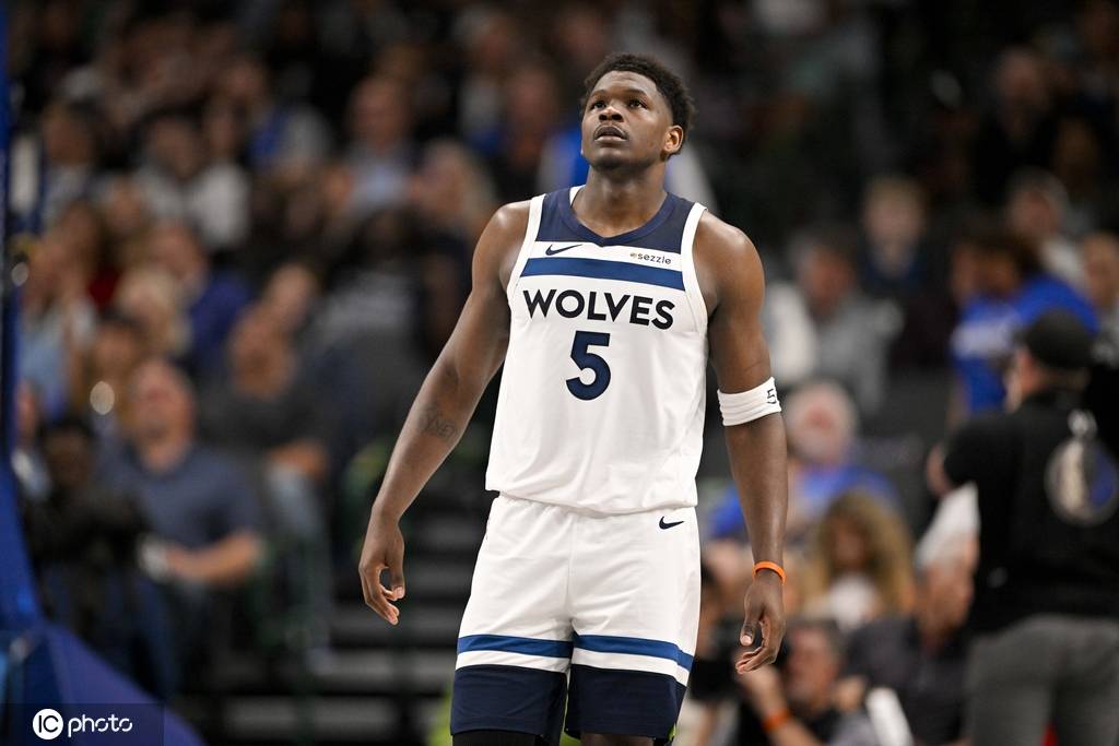 爱德华兹17分兰德尔24分 森林狼胜独行侠 爱德华兹17分兰德尔24分 森林狼胜独行侠