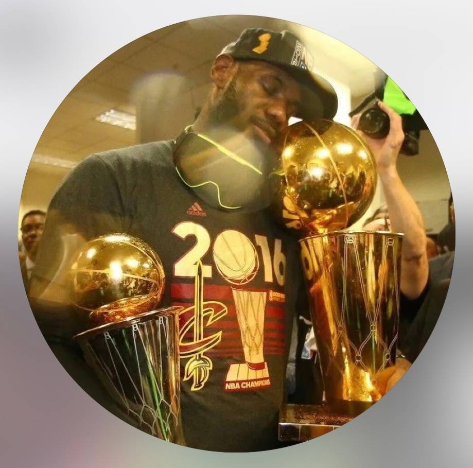 亚马尔请神!用历史第一人詹姆斯做头像!希望巴萨大逆转! 亚马尔请神!用历史第一人詹姆斯做头像!希望巴萨大逆转!